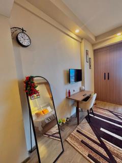 Apex Suites, Couple friendly, near expo mart - 2
