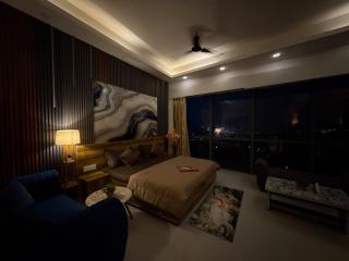 Droplet Studios Modern High Rise Oasis - 8