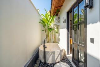 Sarang Apartments - Rice Field Views Stay in the Heart of Ubud - 2
