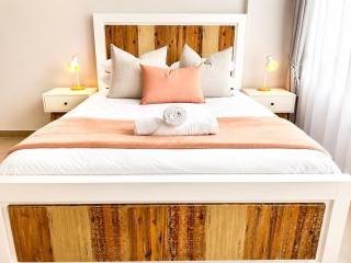 Luxury studio apartment in Illovo Sandton - Near Rosebank - 3