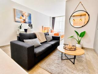 Luxury studio apartment in Illovo Sandton - Near Rosebank - 9
