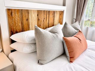 Luxury studio apartment in Illovo Sandton - Near Rosebank - 4