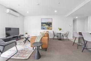 Bright & Spacious 1BR Apt with Balcony & Car Park! - 4