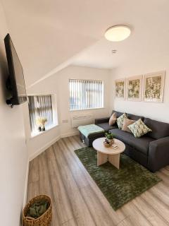 2BR, Free-Parking, Contractor &Holiday, Sleeps 6 - 0