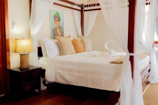 Hidden Jewel Boutique Hotel - 2