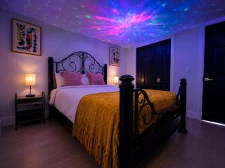 Great location with parking, 10 min to LGA & subway - 4