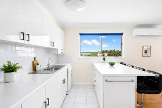 Carlenes Getaway Lake Views, Beach & Games Hub - 3