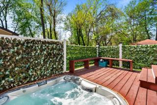 Garden Spa - King Bed - in Historic town - 0