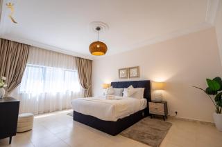 Al Raha Grand 4BR Chic Family Haven Escape - 3