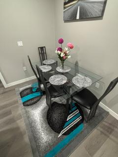 Cozy & Peaceful 2 Bedrooms Basement Suite - 8