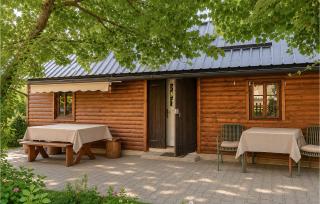 3 Bedroom Cozy Home In Otes - 2