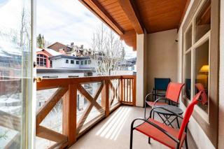 Powderhorn Suite-Ski Out Hot Tub w Mountain View - 5