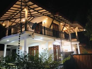 Hiriketiya Hildon White Villa - 0