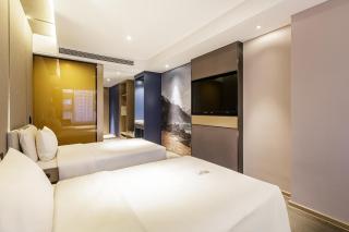 Atour Hotel Chengdu Yulin Huaxi - 1