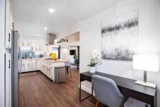 Newly Updated Modern Home Near Downtown & Airport - 3