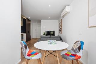 Your Melbourne Getaway Base in Carlton - 4