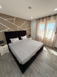 Apartment with Sea View, 5 Minutes from the Beach - 1