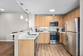 Polk-Premium 2B2B Suite NYC Skyline 20 mins to NYC - 8