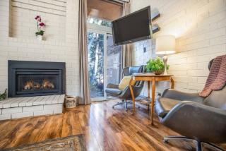 Perfect Condo in Heart of PC with Pool & Hot Tub - 4