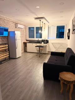 Elegant Studio - Ideal for Couples - 0