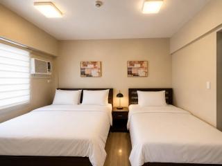 Family Room - MIGAs Haven at Sunvida Tower - 4