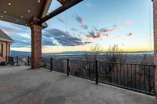 Farmington Oasis-Views Space & Comfort - 6