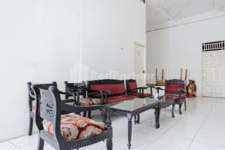 Ombai Guest House 27 Syariah Mitra RedDoorz - 6