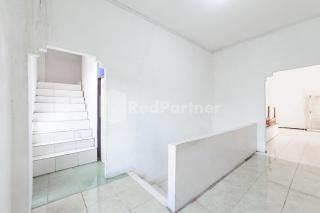 Ombai Guest House 27 Syariah Mitra RedDoorz - 9