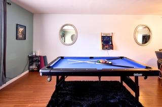 Sleeps 8, 10-15mins to Strip, Fremont, or Airport - 9