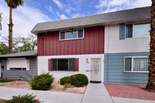 Sleeps 8, 10-15mins to Strip, Fremont, or Airport - 3