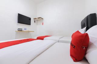 RedDoorz at Jalan Bangau Palembang - 1