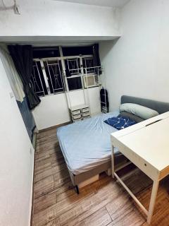Studio Unit - 3 mins to MTR & 3rd Floor Walk Up - 4