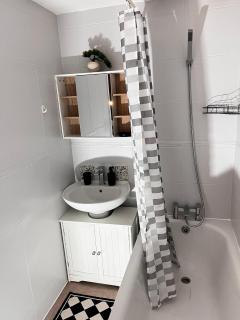 Located in London, next to Forest Hill train station , Studio Apartment nice relaxing chill spot - 3