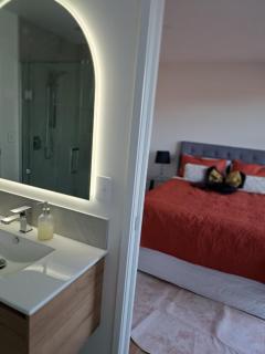 Kupe Retreat free wifi free parking two rooms ensuite bathroom for both - 5