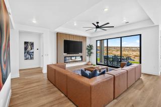 The Clubhouse- Pool Pickleball Views Luxe Villa - 2