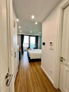H House hillside apartment studio 03a14T - 2