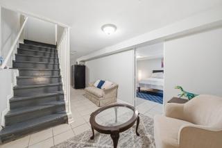 Cozy Woodlawn Garden Apt - 3
