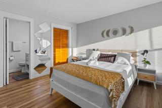 Golden Aura Beach & Pool Condo - 5