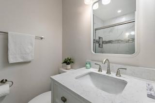Golden Aura Beach & Pool Condo - 4