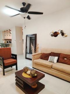 Dpto 2 habitaciones, parqueo privado, cerca del aeropuerto y la FAE - 0