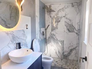 Stylish SFH Home - 5 min to Universal Studios - 4