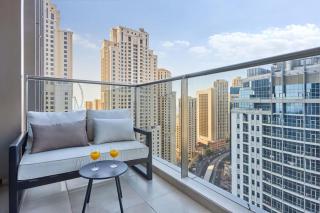 Stylish 1BR Apartment with Marina View, Balcony, Pool & Gym Access - 5