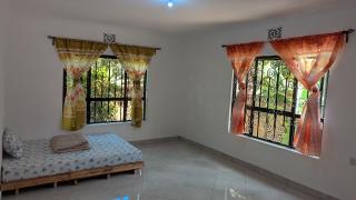 Amani Safari Homestay - 9