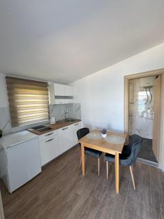 Mediterranean Seaside Apartments - Deak - 8