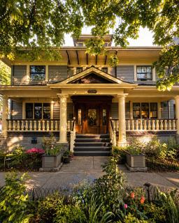 Boutique Garden Stay in Downtown Vancouver - 4