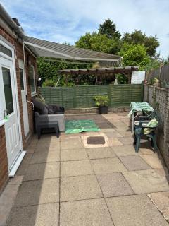 Garden Retreat Free Parking WiFi and Netflix - Wolverhampton - 2