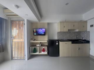 Lt.20 (C) Family Room, City View, Netflix & Wifi - 0