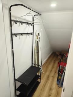 Cozy and Bright Private Basement Suite - 3