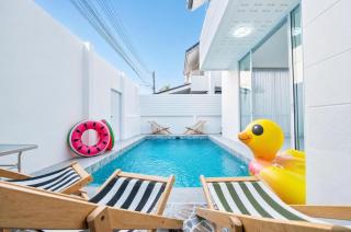 3 Bedroom Pool Villa Royal Park Village Pattaya - 0