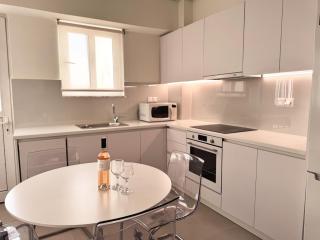 Ammos by Lithos & Key - 2bdr Kalamata Sea View Flat - 1